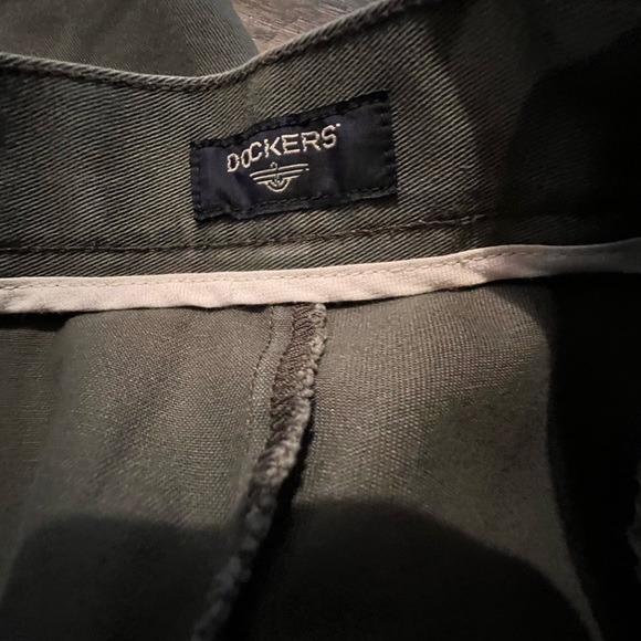 Dockers - Picture 4 of 4